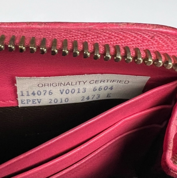 Bottega Veneta Intrecciato Pink Zip Around Wallet EUC. - Picture 8 of 9
